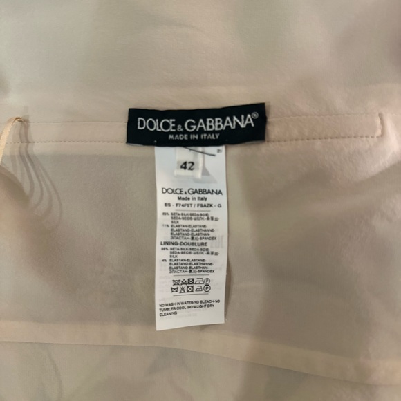 Dolce & Gabbana Charmeuse Floral Top, IT42, Perfect condition - Picture 16 of 16